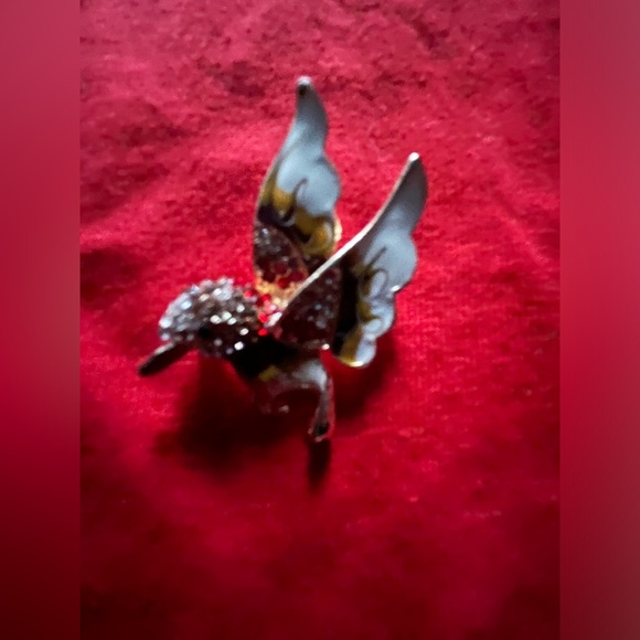 Red Bird Brooch NWT Sweet Little Birdie - Picture 5 of 5